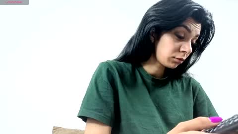 Snapshot of reneevoss chatting on June 2026 03:08:01 AM Rena online show from June 2026 03:08:01 AM