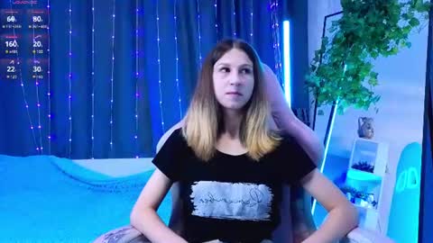 Snapshot of renettaschmeling chatting on June 2026 05:02:02 PM Christina online show from June 2026 05:02:02 PM