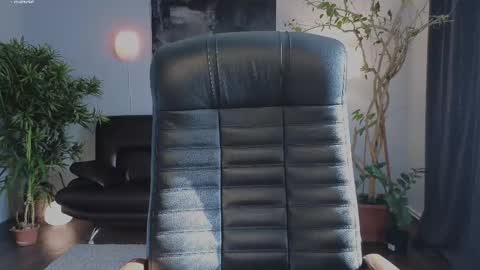 Laura online show from March 2025 12:04:02 PM
