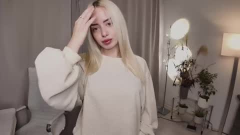 Laura online show from October 2025 10:59:02 AM