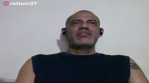 Snapshot of retlam37 chatting on April 2026 04:19:01 AM Walter online show from April 2026 04:19:01 AM