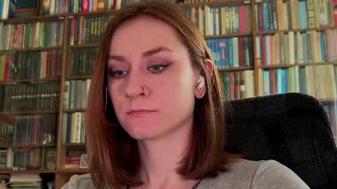 Snapshot of retromarie chatting on May 2026 05:49:01 AM Rie online show from May 2026 05:49:01 AM