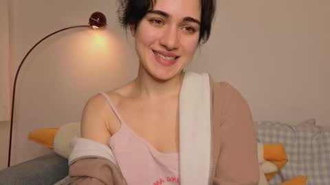 Ewiwi online show from December 2025 04:26:01 PM