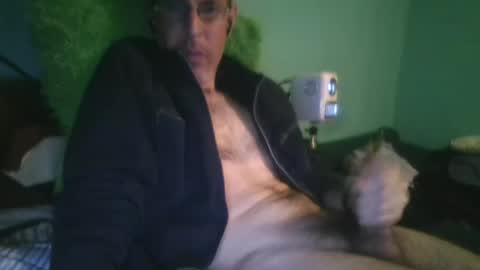 reyes_albert2006 online show from March 2025 01:04:01 PM