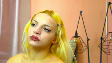 Snapshot of rheaduvall chatting on February 2026 05:17:02 AM Rhea online show from February 2026 05:17:02 AM