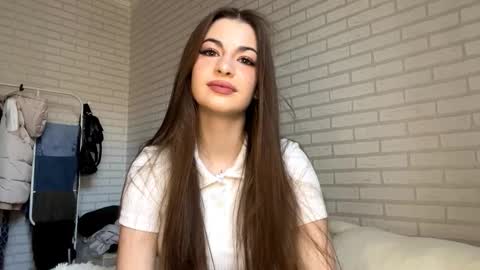 Anna online show from October 2025 10:27:01 AM