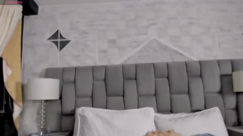 Riana online show from January 2025 08:20:01 AM