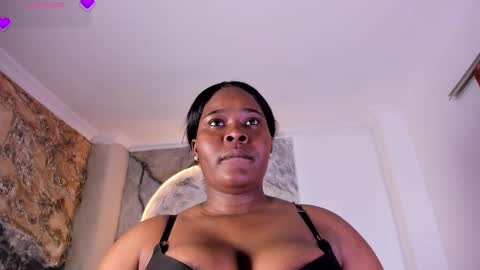 Riana online show from November 2025 09:03:02 PM