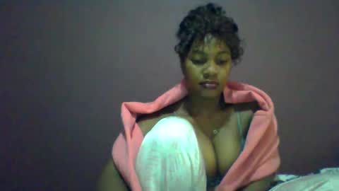 Snapshot of ricie001 chatting on June 2026 11:42:02 AM ricie001 online show from June 2026 11:42:02 AM