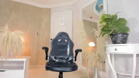 RicoBrowm online show from November 2025 03:56:02 AM