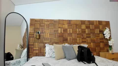 Sara online show from October 2025 10:17:02 AM