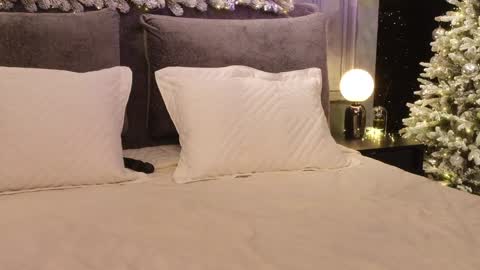    if you wanna buy smth stockingsph etc  custom videos or pics  online show from December 2024 01:28:02 PM