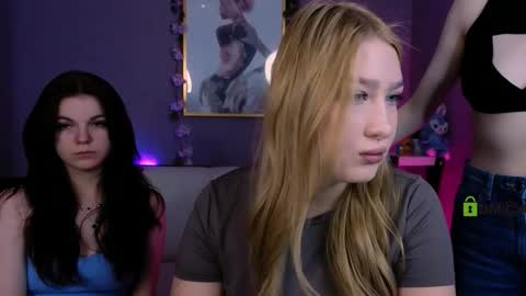 Snapshot of riley_sanders chatting on February 2026 08:29:02 PM Meow online show from February 2026 08:29:02 PM