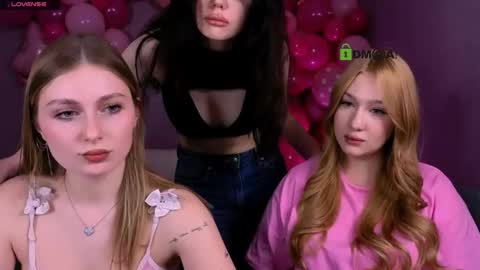 Snapshot of riley_sanders chatting on February 2026 08:36:01 PM Meow online show from February 2026 08:36:01 PM