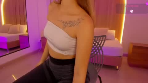 Snapshot of riley_sierra chatting on June 2026 01:04:01 PM Riley Sierra online show from June 2026 01:04:01 PM