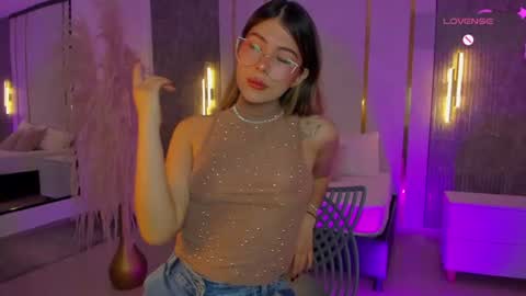 Snapshot of riley_sierra chatting on July 2026 12:44:02 PM Riley Sierra online show from July 2026 12:44:02 PM