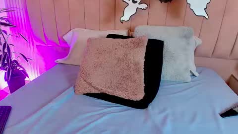 Snapshot of rileyallen01 chatting on October 2025 10:44:02 PM Rilley Allen online show from October 2025 10:44:02 PM