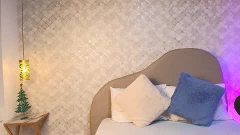 Snapshot of rileyallen01 chatting on December 2025 07:11:01 PM Rilley Allen online show from December 2025 07:11:01 PM