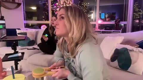 riley depp online show from February 2025 12:04:01 AM