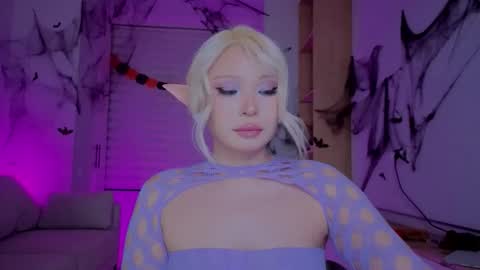 rileymee online show from October 2025 02:21:02 PM
