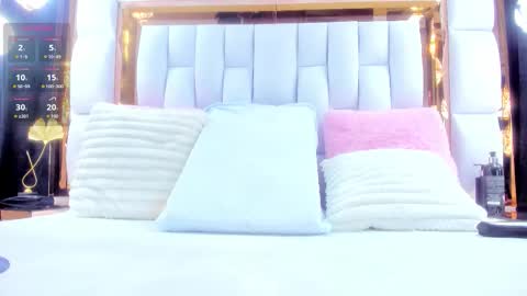 Snapshot of rileysweett chatting on November 2025 11:43:02 AM Riley online show from November 2025 11:43:02 AM