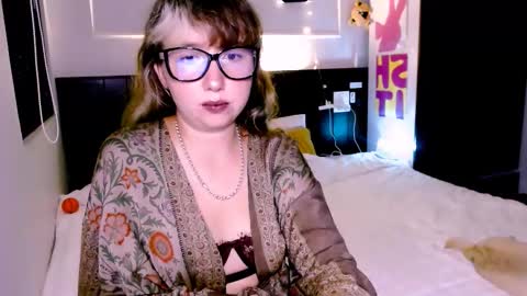 Snapshot of riri_rich chatting on October 2025 01:50:02 PM Rita online show from October 2025 01:50:02 PM