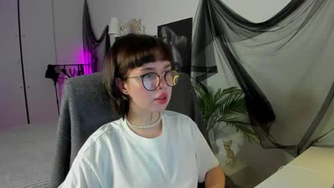 Snapshot of risosweet chatting on June 2026 08:47:01 PM Alice online show from June 2026 08:47:01 PM