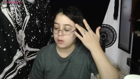 PeachSalinger online show from September 2025 10:12:01 PM