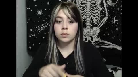 PeachSalinger online show from September 2025 02:59:02 AM