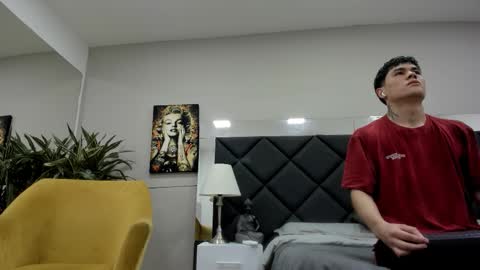 Roan Birkin online show from February 2026 07:33:02 PM