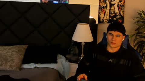 Roan Birkin online show from April 2026 07:36:01 PM