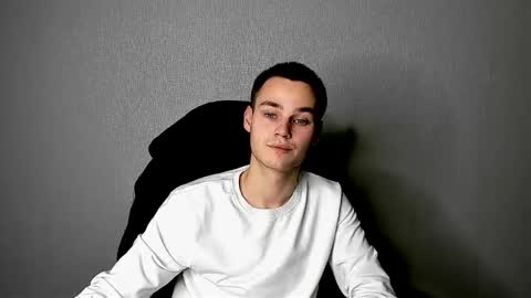 robert10211 online show from November 2025 10:59:01 AM