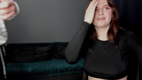 Lisa and Robert  i am online all days 900 am GMT3   online show from December 2024 12:16:02 PM