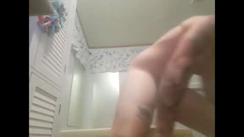 robertd5094 online show from May 2026 10:57:02 AM