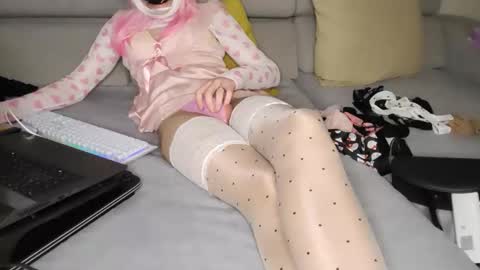 roberthauwu online show from November 2025 11:04:02 PM