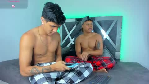 Robert Miller And Mael Thompson  online show from April 2026 12:30:02 AM