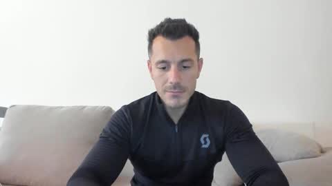 roberto4ever online show from February 2026 01:54:01 PM