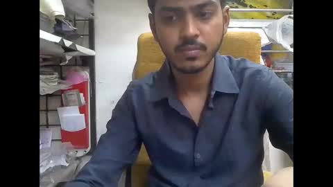 Robertsalia online show from December 2025 12:33:02 PM