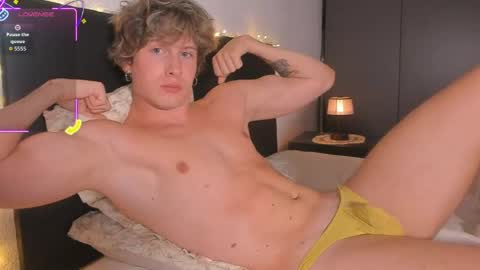 robfavorite1 online show from May 2026 11:45:01 PM