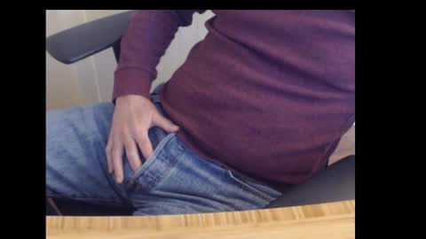 Snapshot of robidan6923 chatting on February 2025 02:32:01 PM robidan6923 online show from February 2025 02:32:01 PM