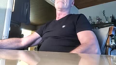 Snapshot of robke1966 chatting on December 2024 08:04:02 AM robke1966 online show from December 2024 08:04:02 AM