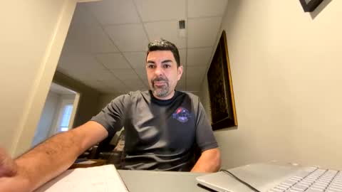 roblatino12 online show from February 2025 05:09:01 PM