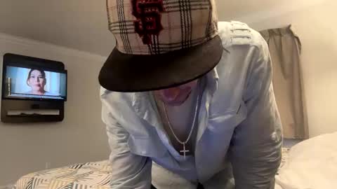 Rob witha 8 online show from October 2025 01:26:01 AM