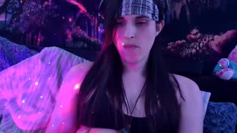 Robyn online show from November 2025 04:23:01 AM