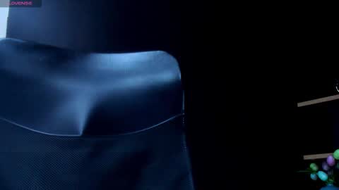 rocco_santos online show from December 2025 01:03:01 AM