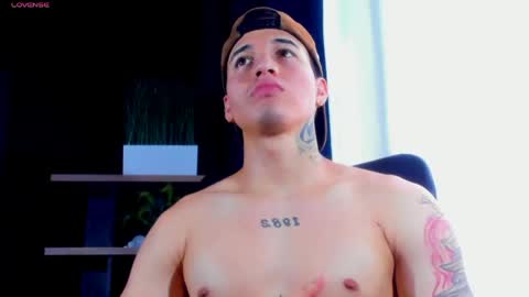 Snapshot of rocco_santos chatting on April 2026 06:54:02 PM rocco_santos online show from April 2026 06:54:02 PM