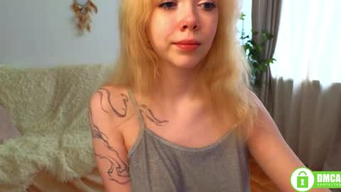 Snapshot of rochelle_dolly chatting on May 2026 04:23:02 PM rochelle_dolly online show from May 2026 04:23:02 PM