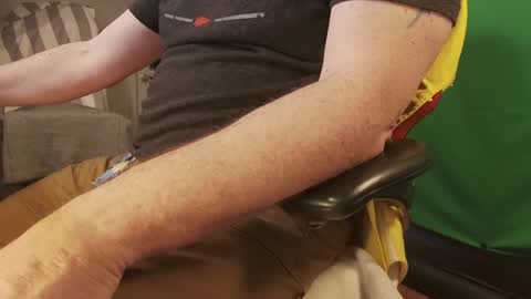 Snapshot of rockarit chatting on December 2024 03:01:02 AM Rockarit online show from December 2024 03:01:02 AM