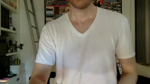 Snapshot of rocketviper chatting on June 2026 03:03:01 PM RocketViper online show from June 2026 03:03:01 PM