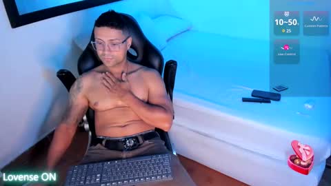 Snapshot of rocky_staily chatting on September 2025 09:53:02 PM rocky_staily online show from September 2025 09:53:02 PM